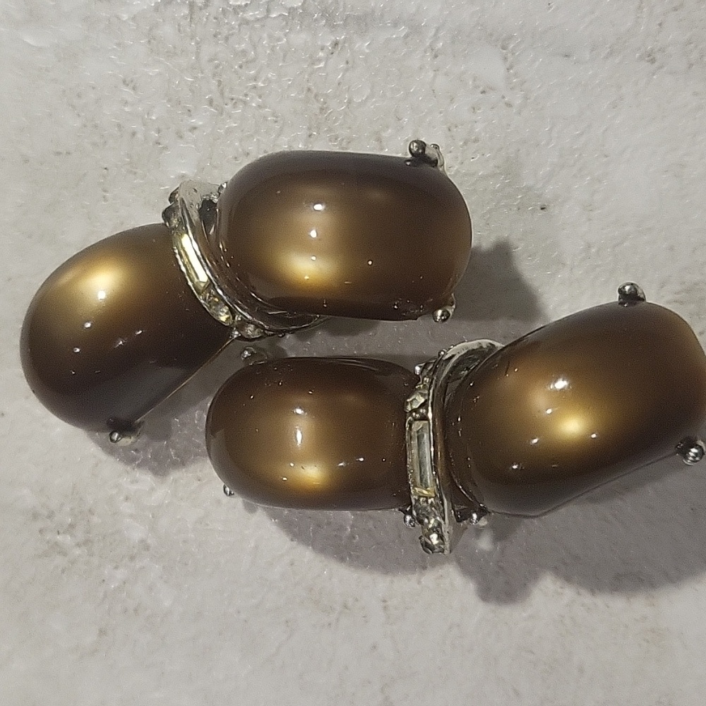 Vintage Earrings. Cats Eye Acrylic Clip Ons & Austrian Crystal
